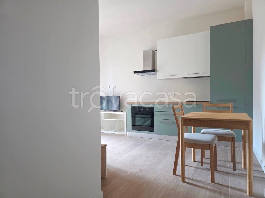 appartamento in affitto a Milano in zona Lorenteggio