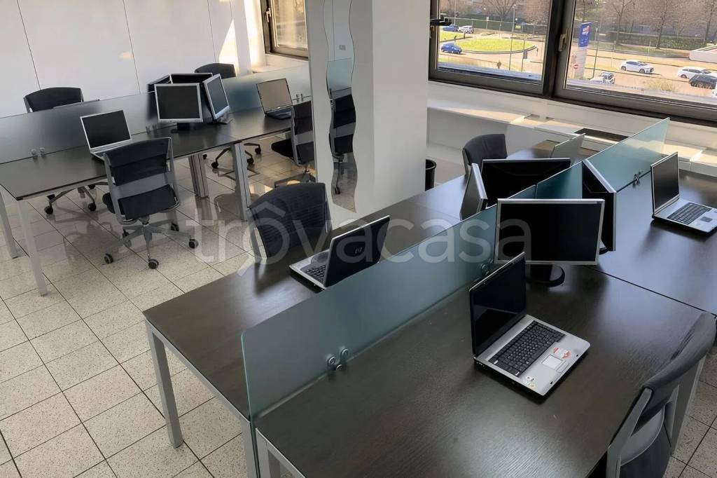 ufficio in affitto a Milano in zona Gallaratese