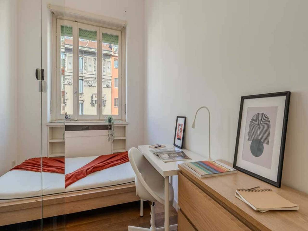negozio in affitto a Milano in zona Isola
