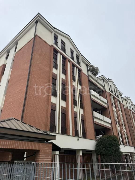 appartamento in affitto a Milano in zona Famagosta