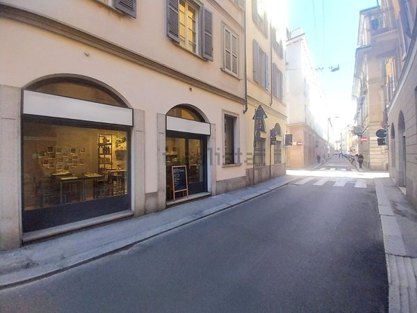 locale commerciale in affitto a Milano