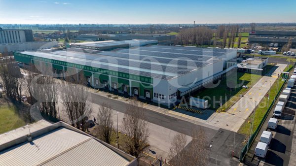 locale di sgombero in affitto a Milano