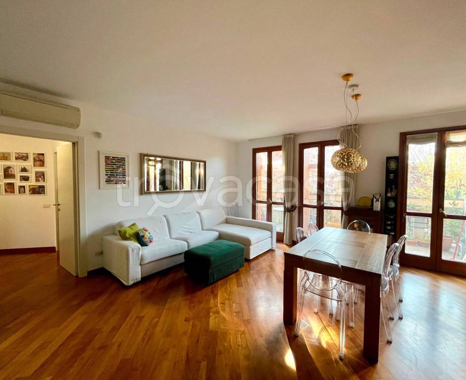 appartamento in affitto a Milano in zona Porta Genova