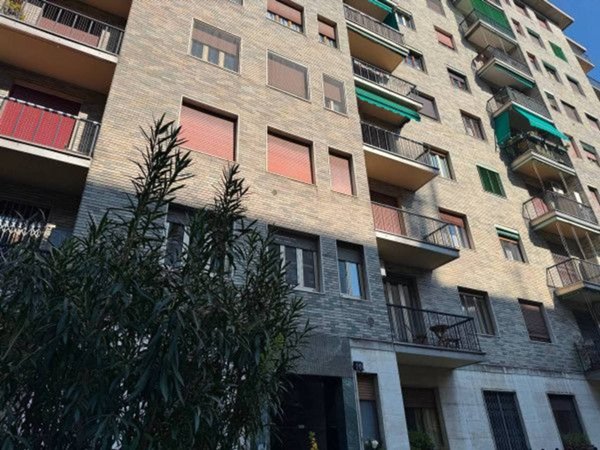 appartamento in affitto a Milano in zona Lorenteggio