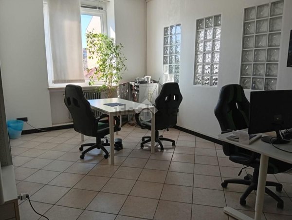 ufficio in affitto a Milano in zona Famagosta