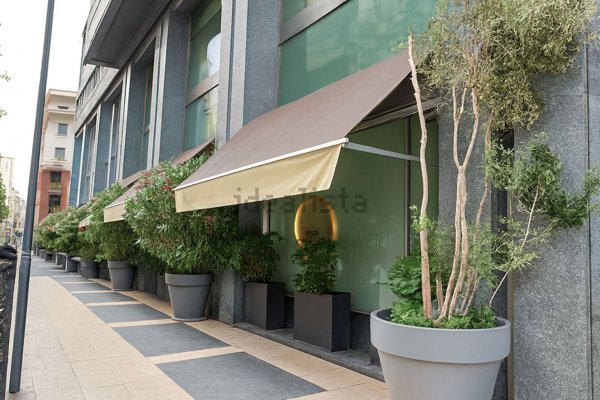 locale commerciale in affitto a Milano