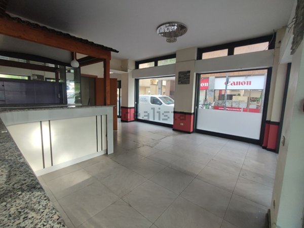 negozio in affitto a Milano in zona Porta Genova