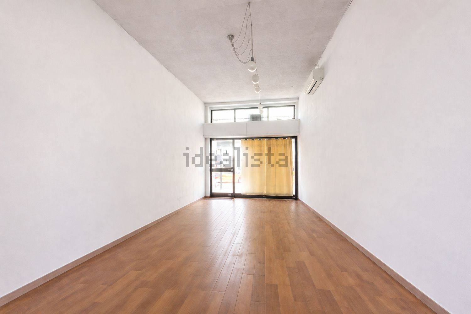 locale commerciale in affitto a Milano