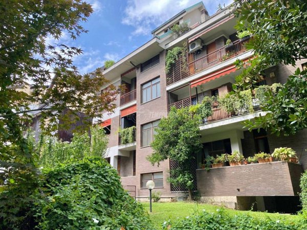 negozio in affitto a Milano in zona Maggiolina