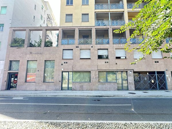 negozio in affitto a Milano