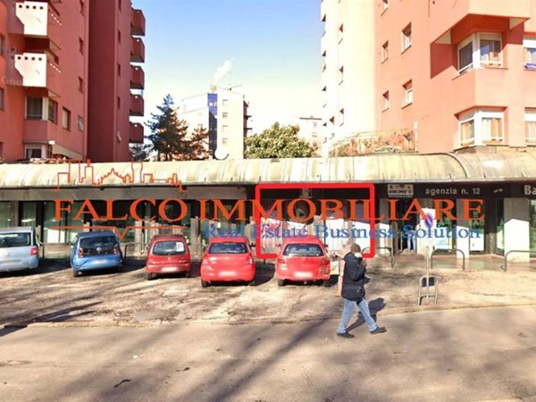 negozio in affitto a Milano in zona Baggio