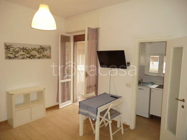 appartamento in affitto a Milano in zona Famagosta