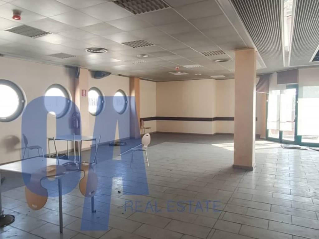 negozio in affitto a Milano in zona Lambrate