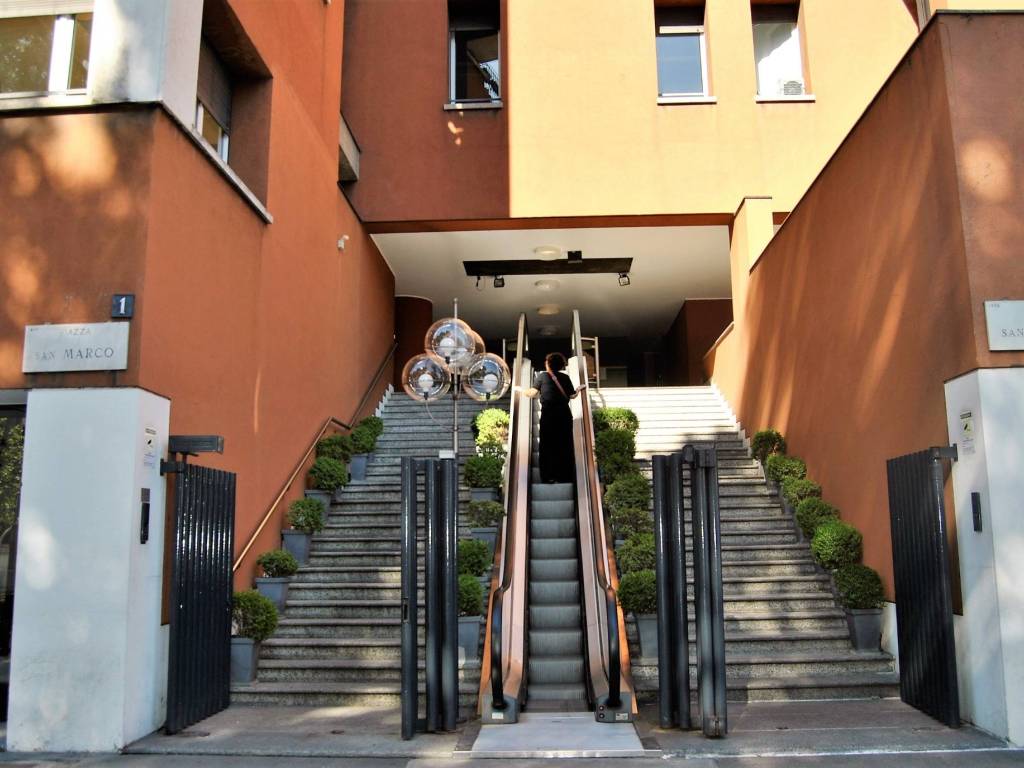 appartamento in affitto a Milano in zona Porta Nuova