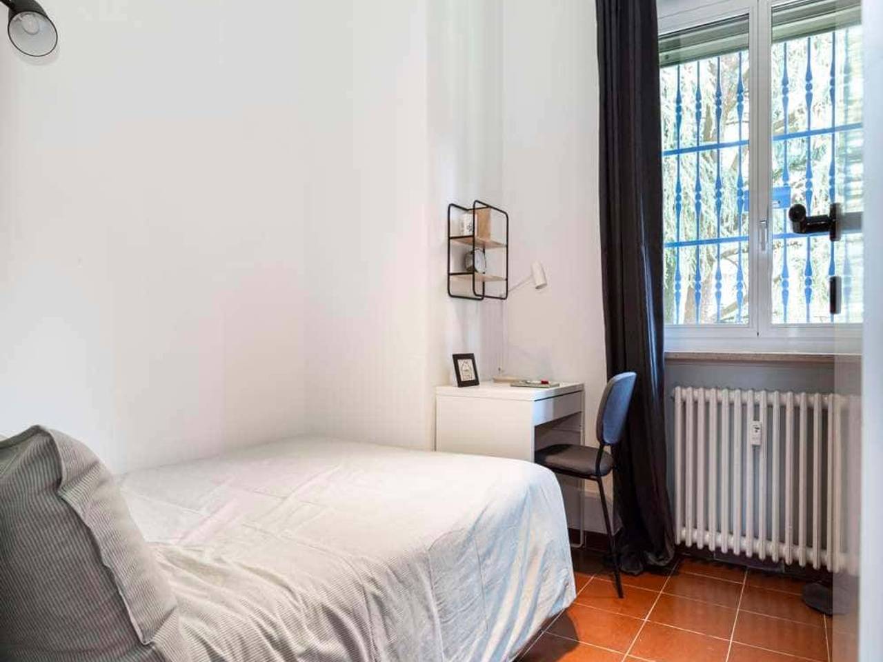 negozio in affitto a Milano in zona Forlanini