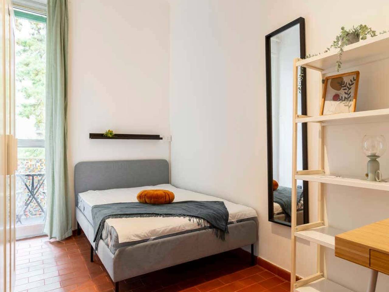 negozio in affitto a Milano in zona Isola