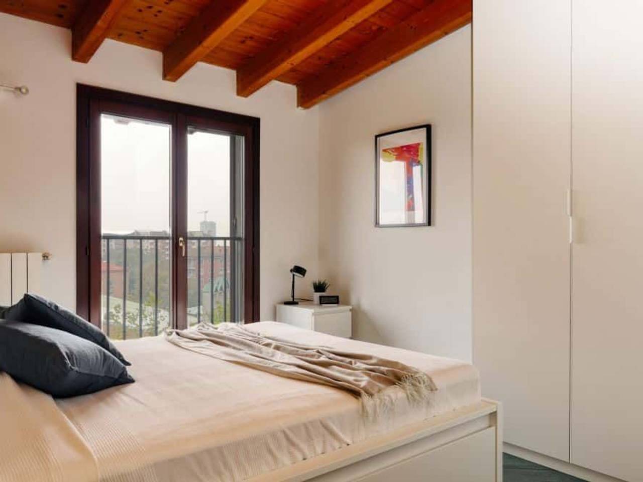 negozio in affitto a Milano in zona Morivione