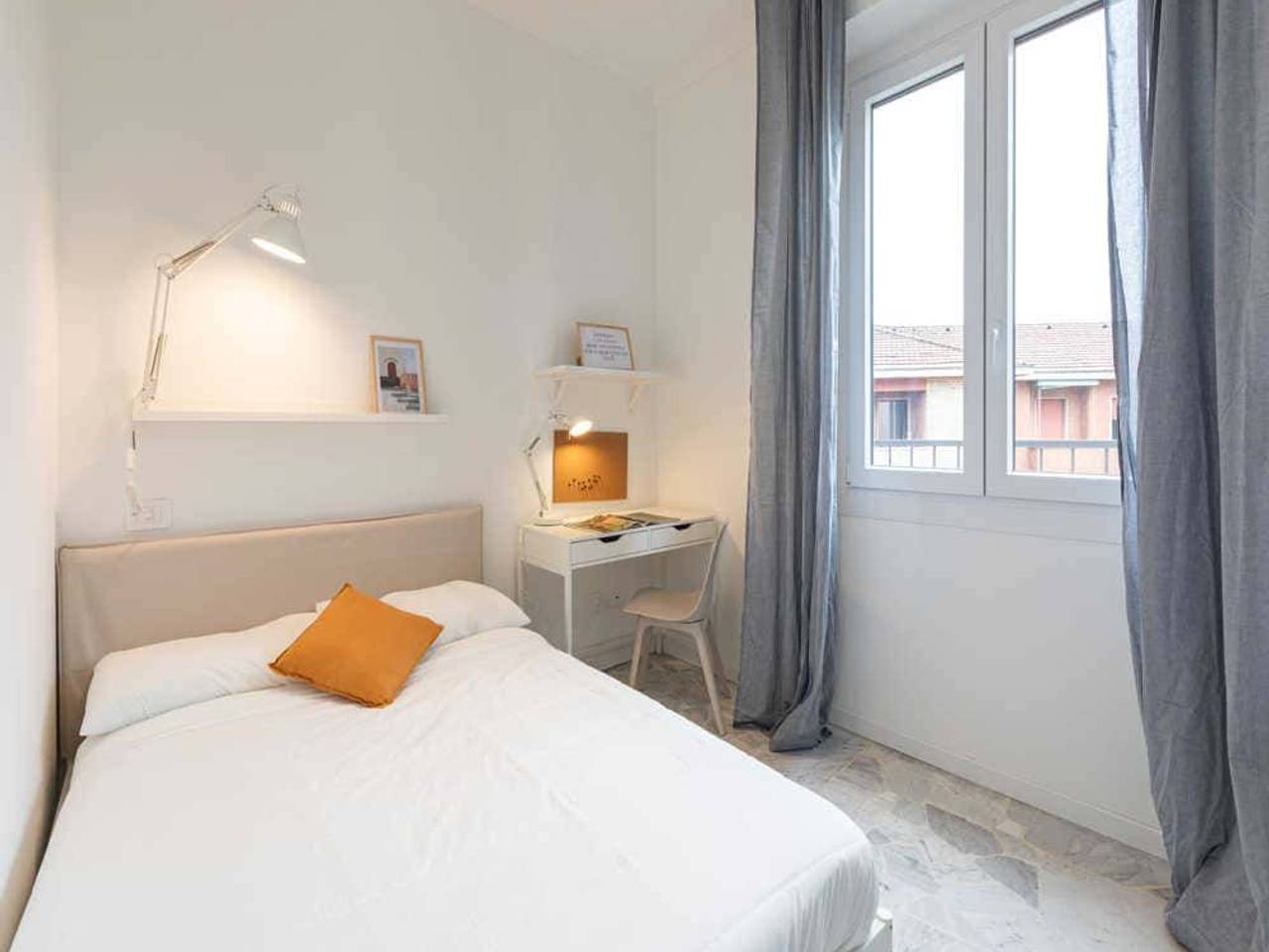 negozio in affitto a Milano in zona Lorenteggio