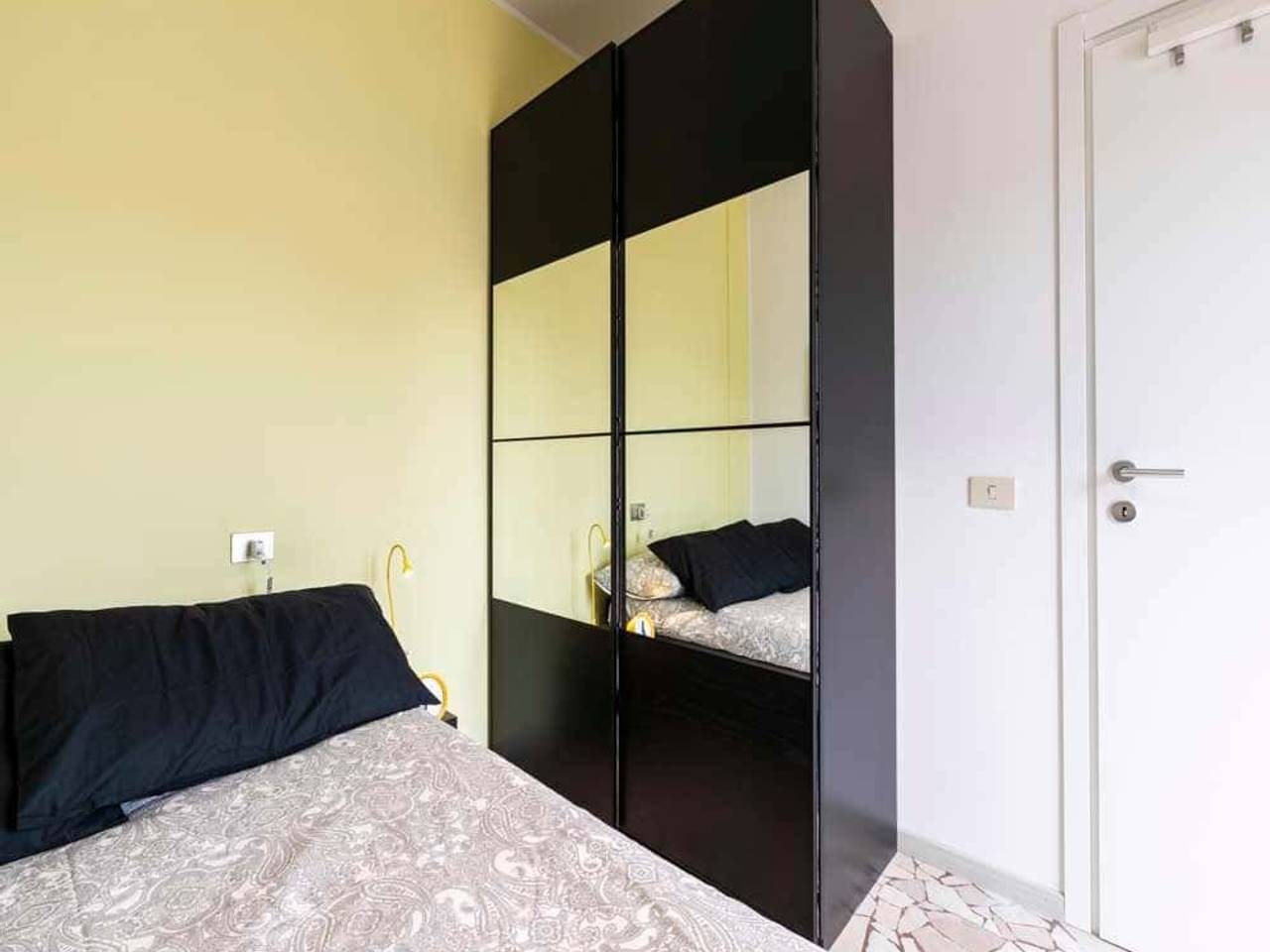 negozio in affitto a Milano in zona Lorenteggio