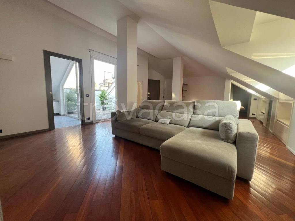 appartamento in affitto a Milano in zona Porta Nuova