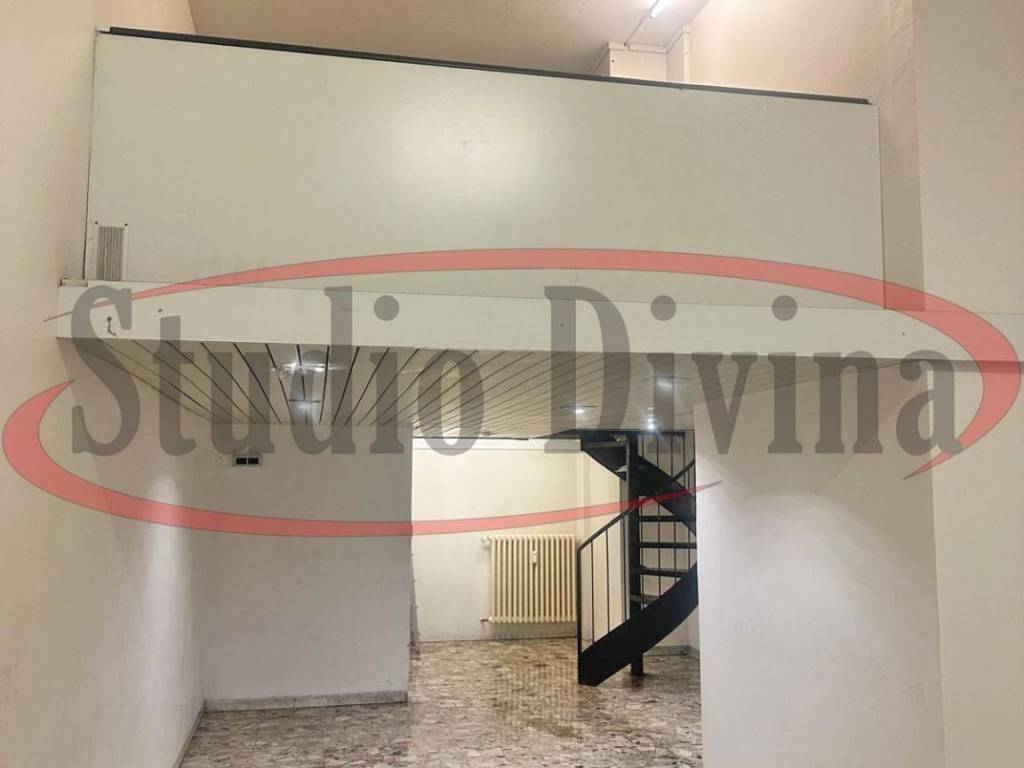 negozio in affitto a Milano in zona Cadorna