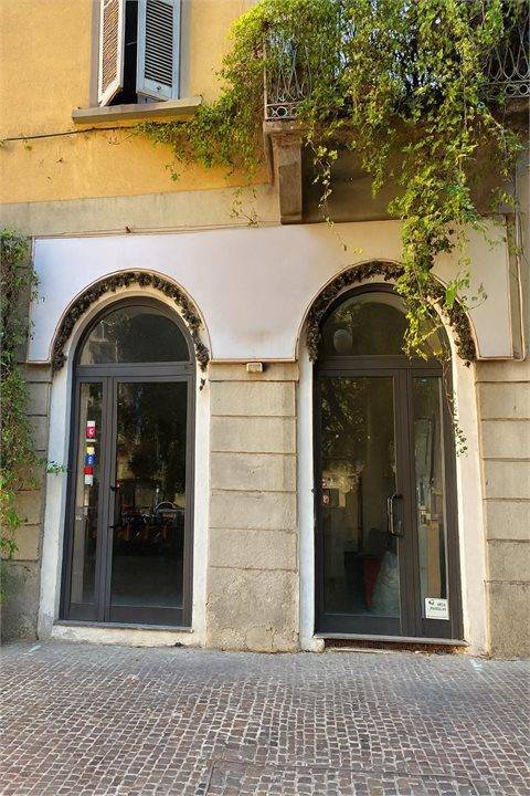 negozio in affitto a Milano