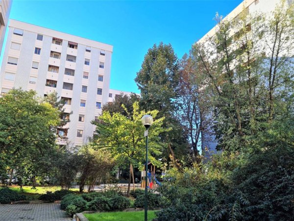 appartamento in affitto a Milano in zona Lorenteggio