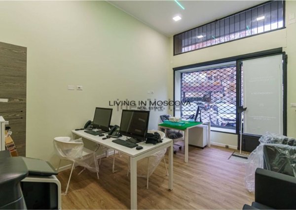 locale commerciale in affitto a Milano