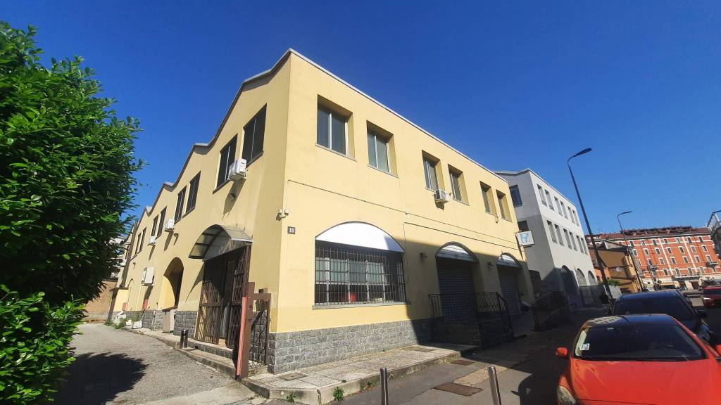 locale commerciale in affitto a Milano in zona Crescenzago