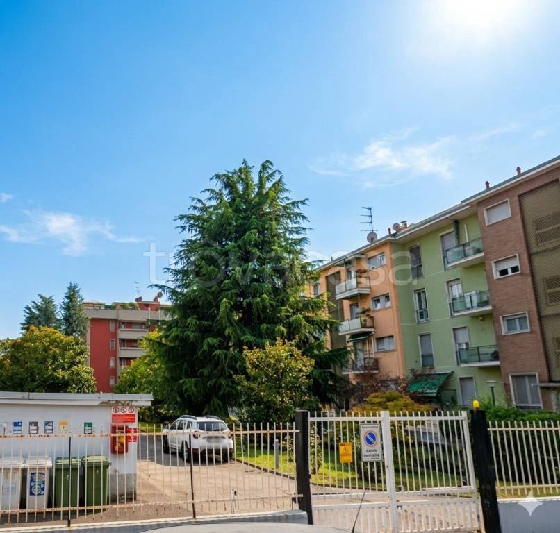 appartamento in affitto a Milano in zona Baggio