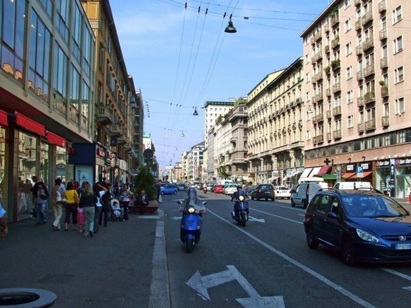 negozio in affitto a Milano in zona Centro Direzionale