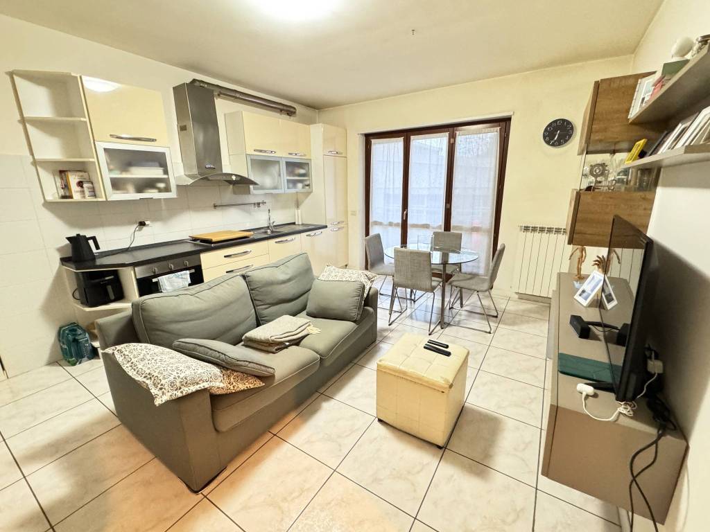 appartamento in affitto a Milano in zona Famagosta