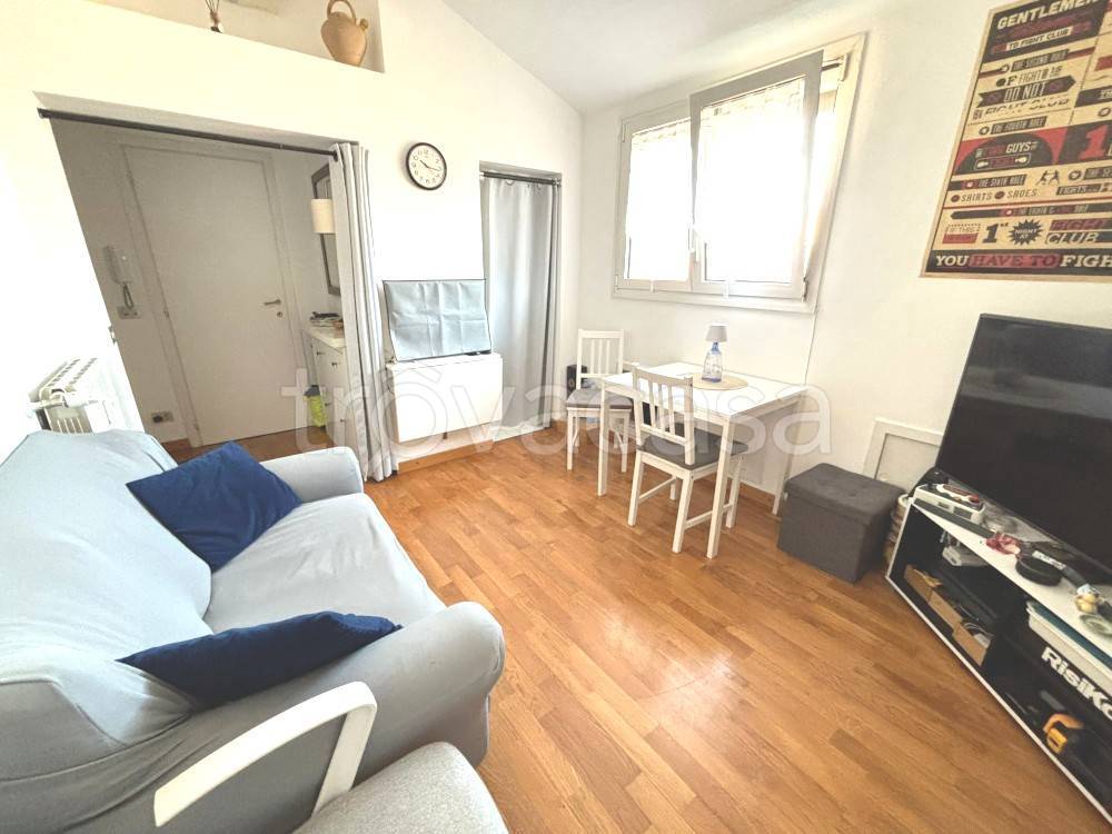 appartamento in affitto a Milano in zona Guastalla