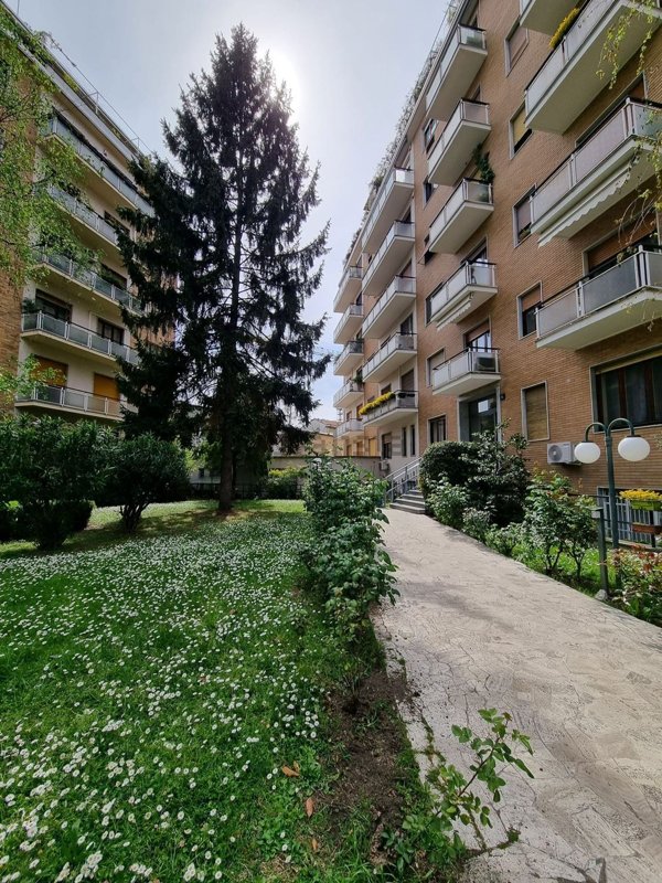 appartamento in affitto a Milano in zona Isola