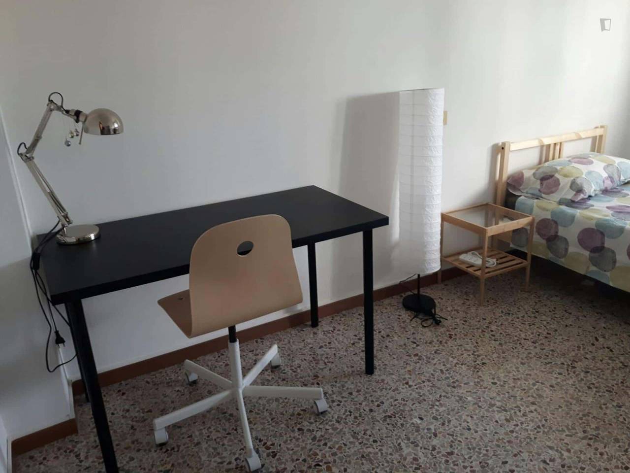 negozio in affitto a Milano in zona Forze Armate