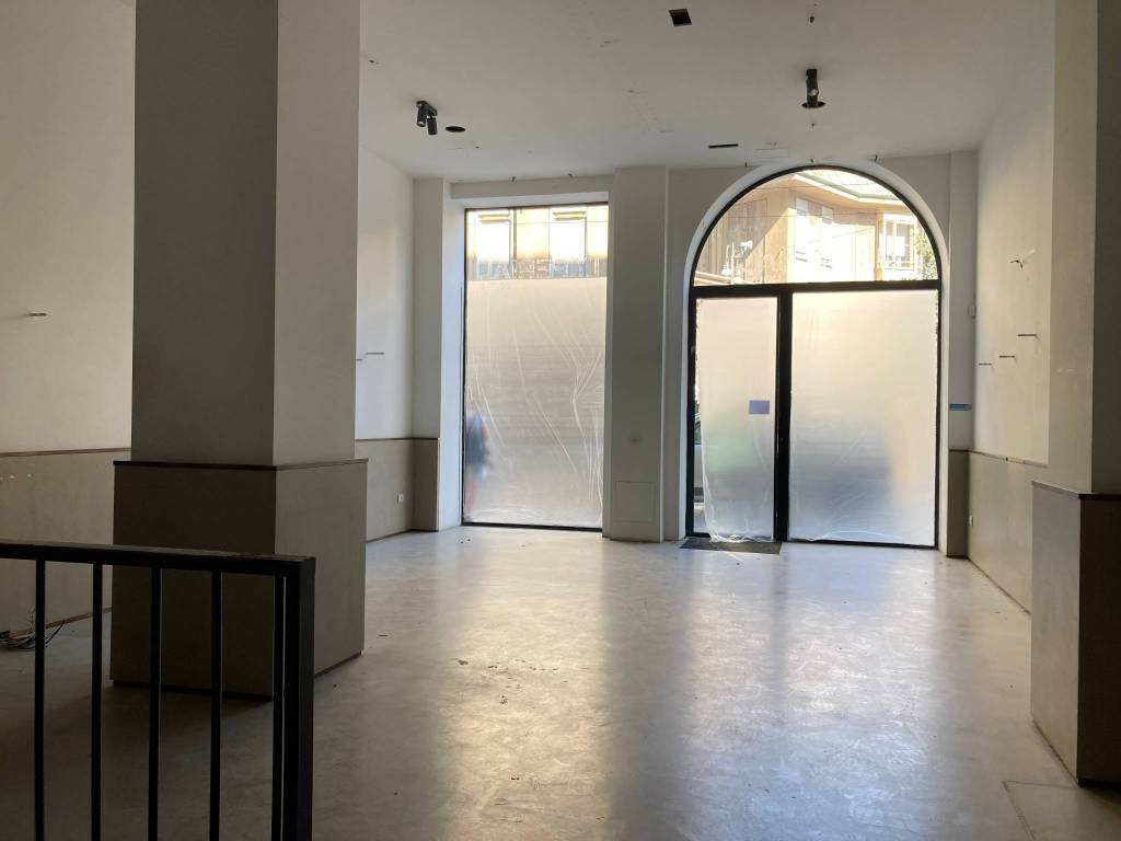 negozio in affitto a Milano