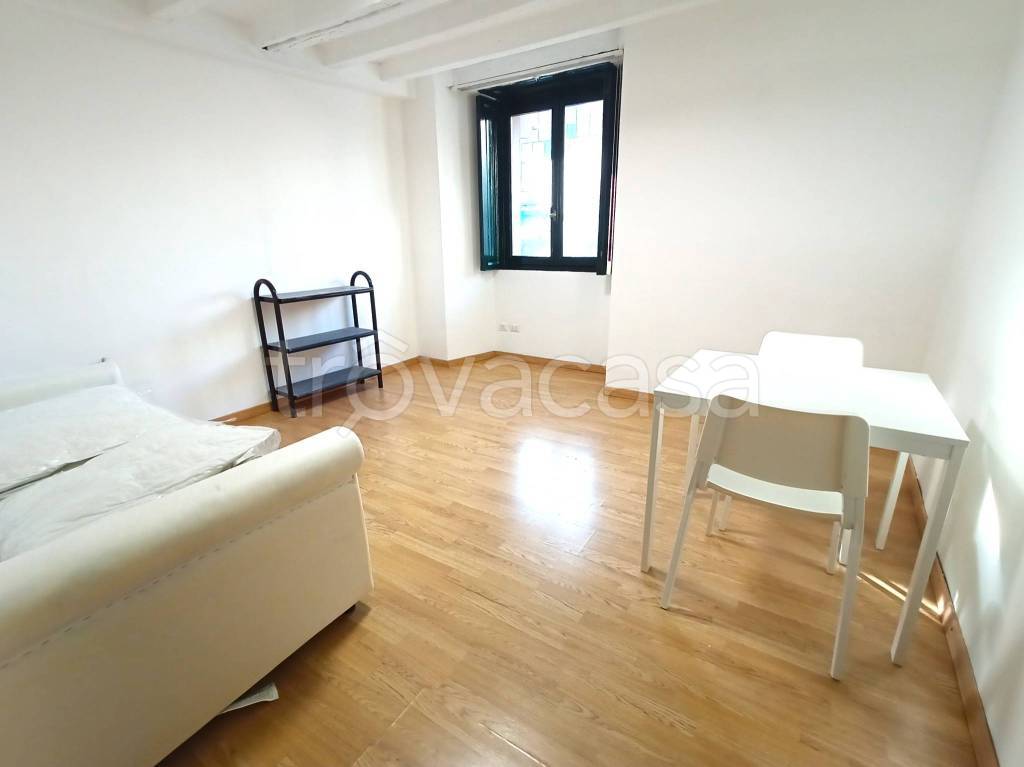 appartamento in affitto a Milano in zona Cinque Giornate