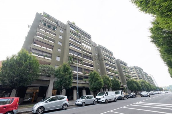 ufficio in affitto a Milano in zona Gratosoglio