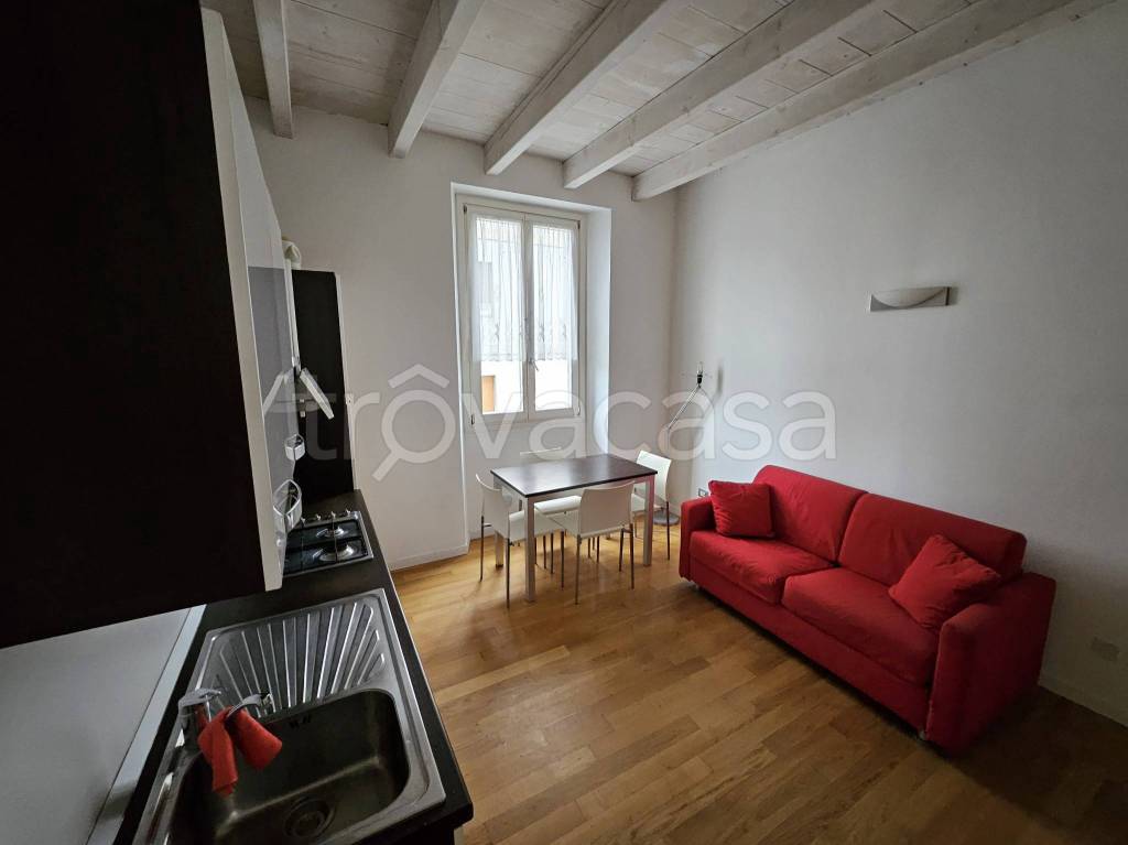 appartamento in affitto a Milano in zona Sant'Ambrogio