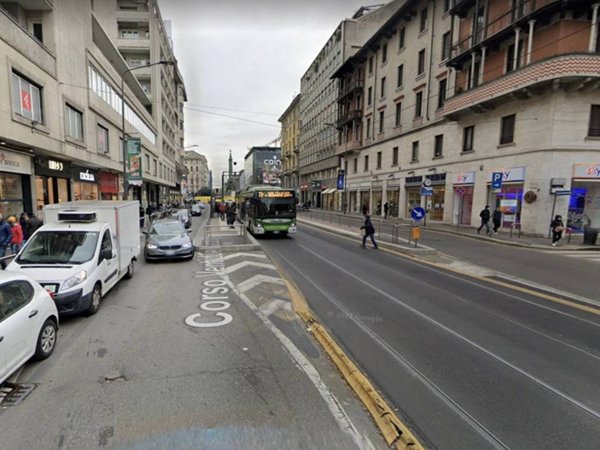 negozio in affitto a Milano in zona XXII Marzo