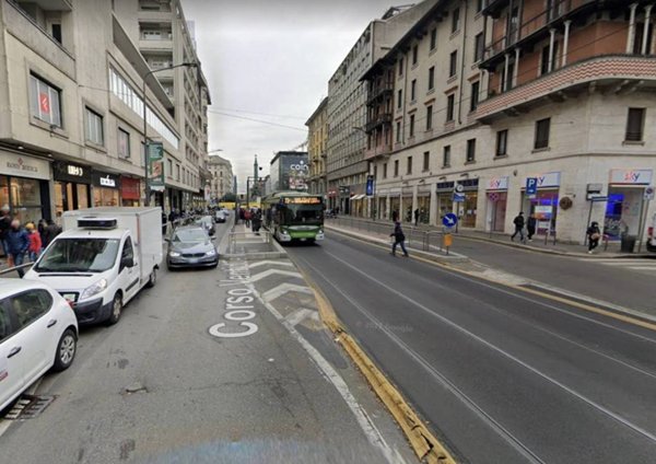 negozio in affitto a Milano in zona XXII Marzo