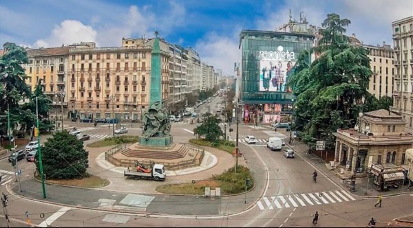 negozio in affitto a Milano in zona XXII Marzo