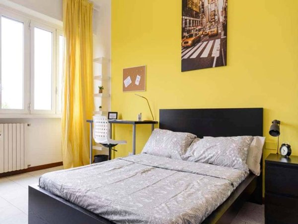 negozio in affitto a Milano in zona Montalbino