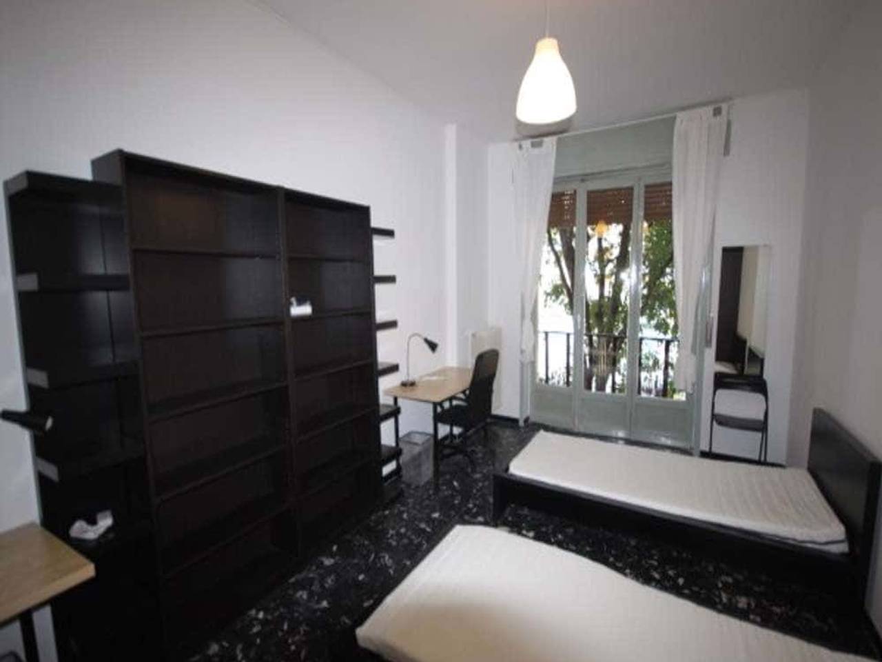 negozio in affitto a Milano in zona Lorenteggio