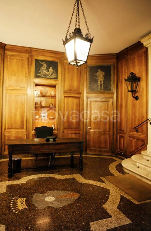 negozio in affitto a Milano