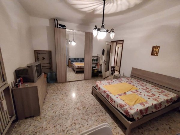 negozio in affitto a Milano in zona Famagosta