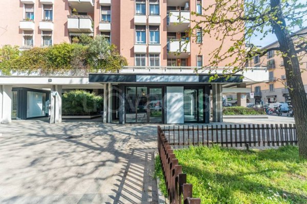 negozio in affitto a Milano in zona Porta Nuova