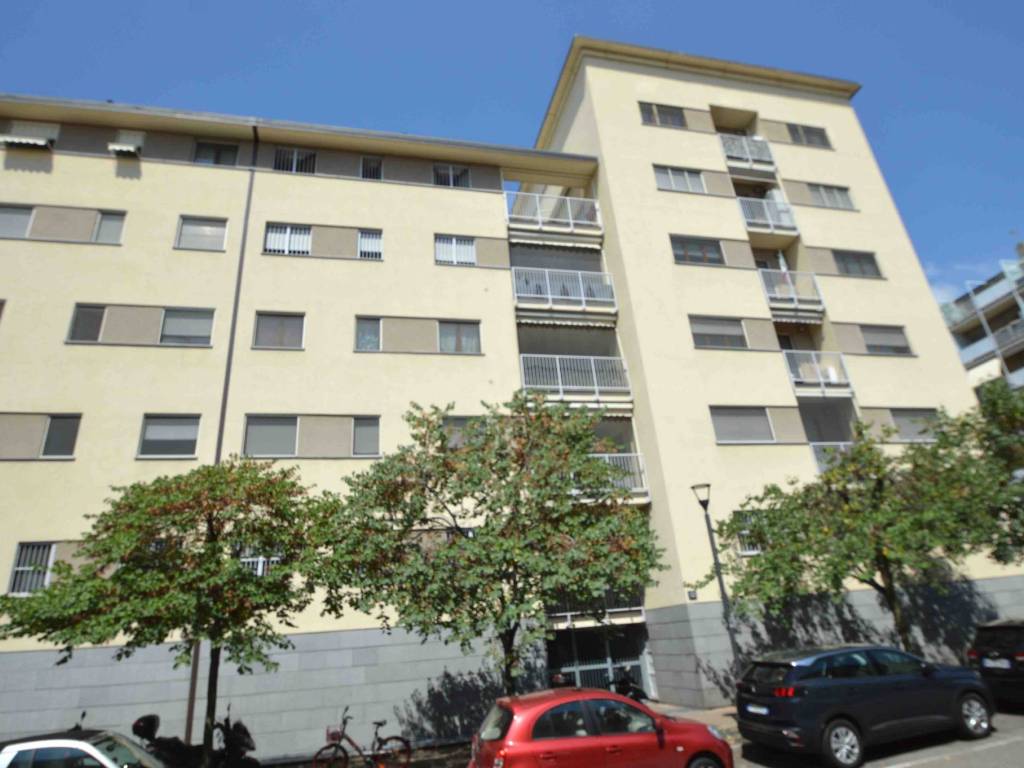 appartamento in affitto a Milano in zona Famagosta