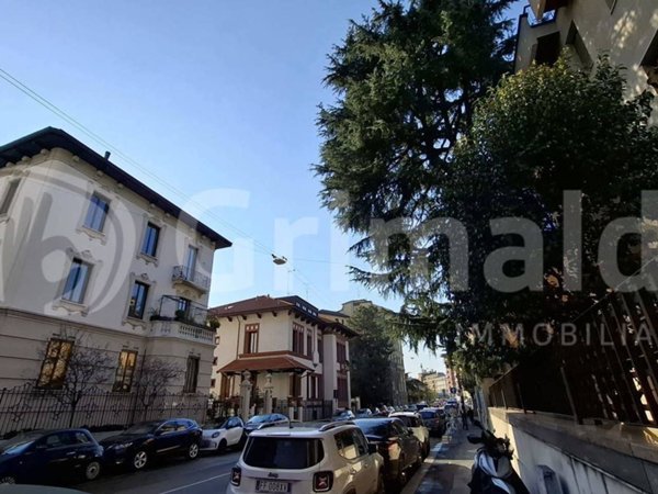 appartamento in affitto a Milano in zona De Angeli