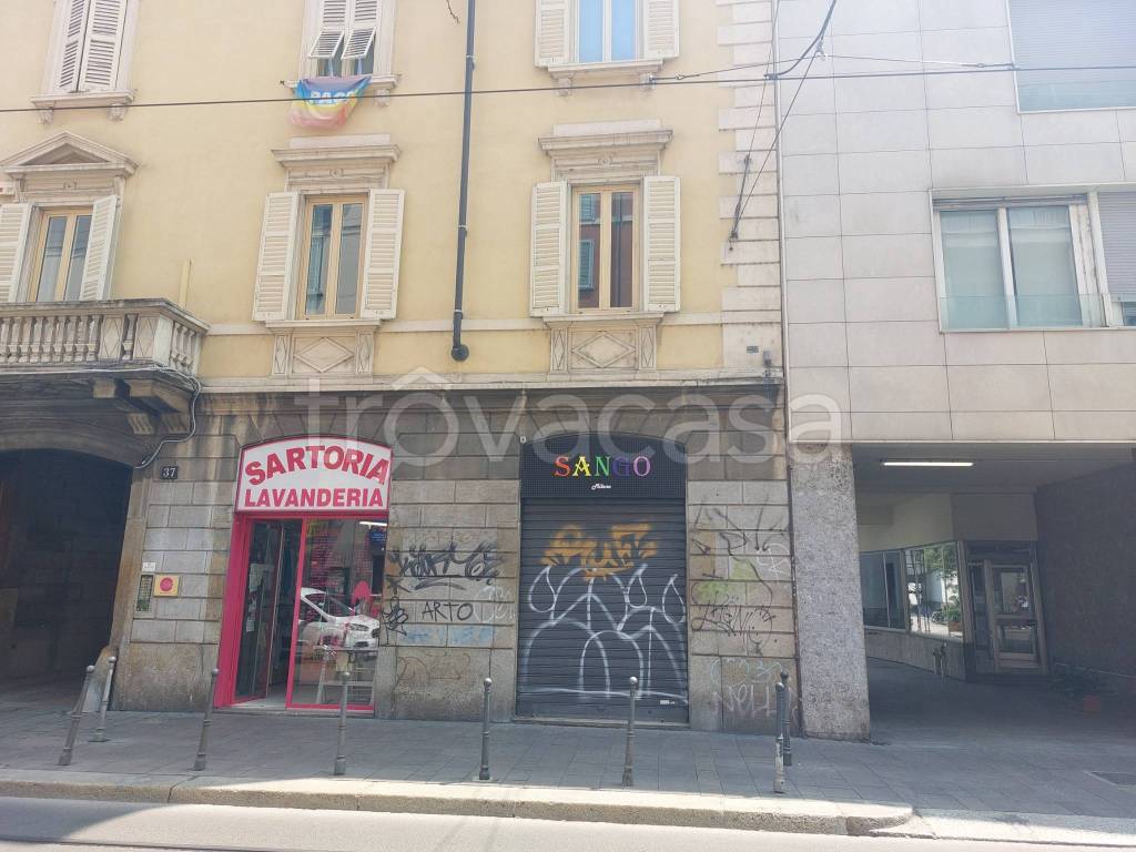 negozio in affitto a Milano